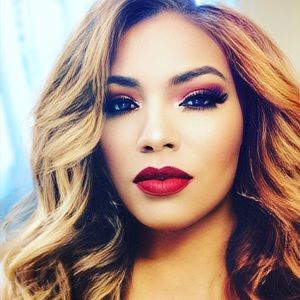 Meet your Posher, Ebonie